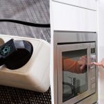 8 elektrických spotřebičů, které by měly být před cestou vždy odpojeny ze zásuvky 8 elektrických spotřebičů, které by měly být před cestou vždy